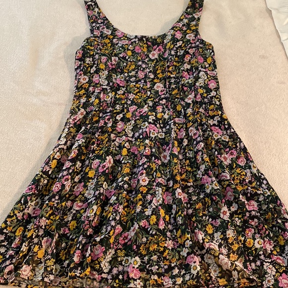 Floral Summer Dress - Picture 2 of 9